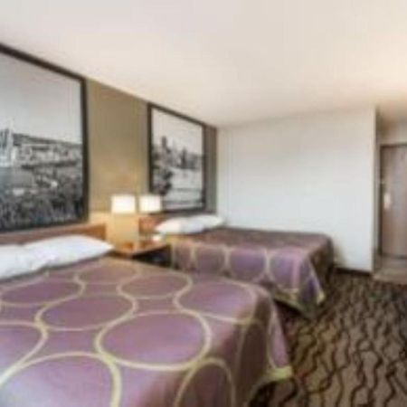 Hotel Super 8 By Wyndham Bedford Esterno foto