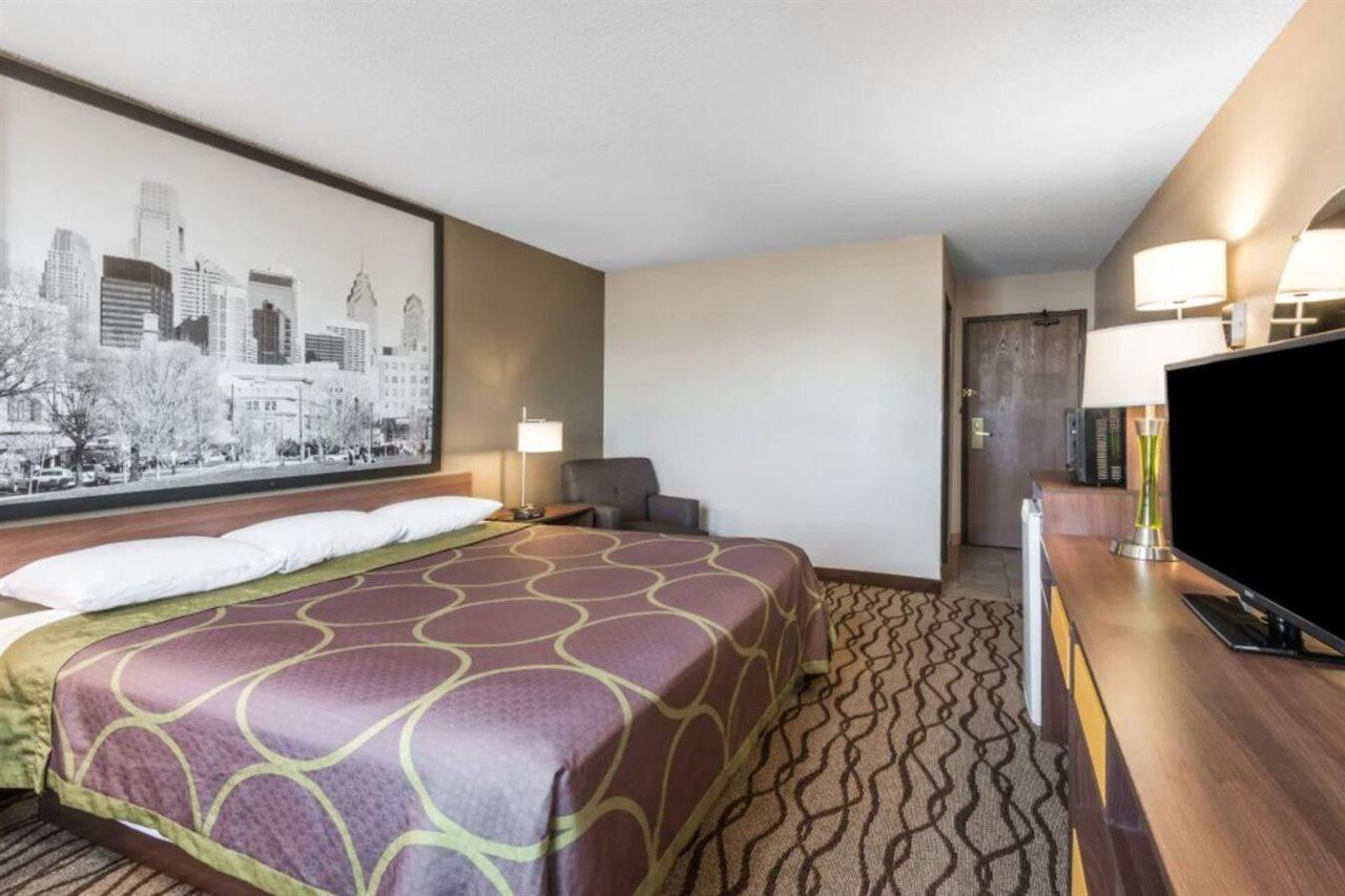 Hotel Super 8 By Wyndham Bedford Esterno foto
