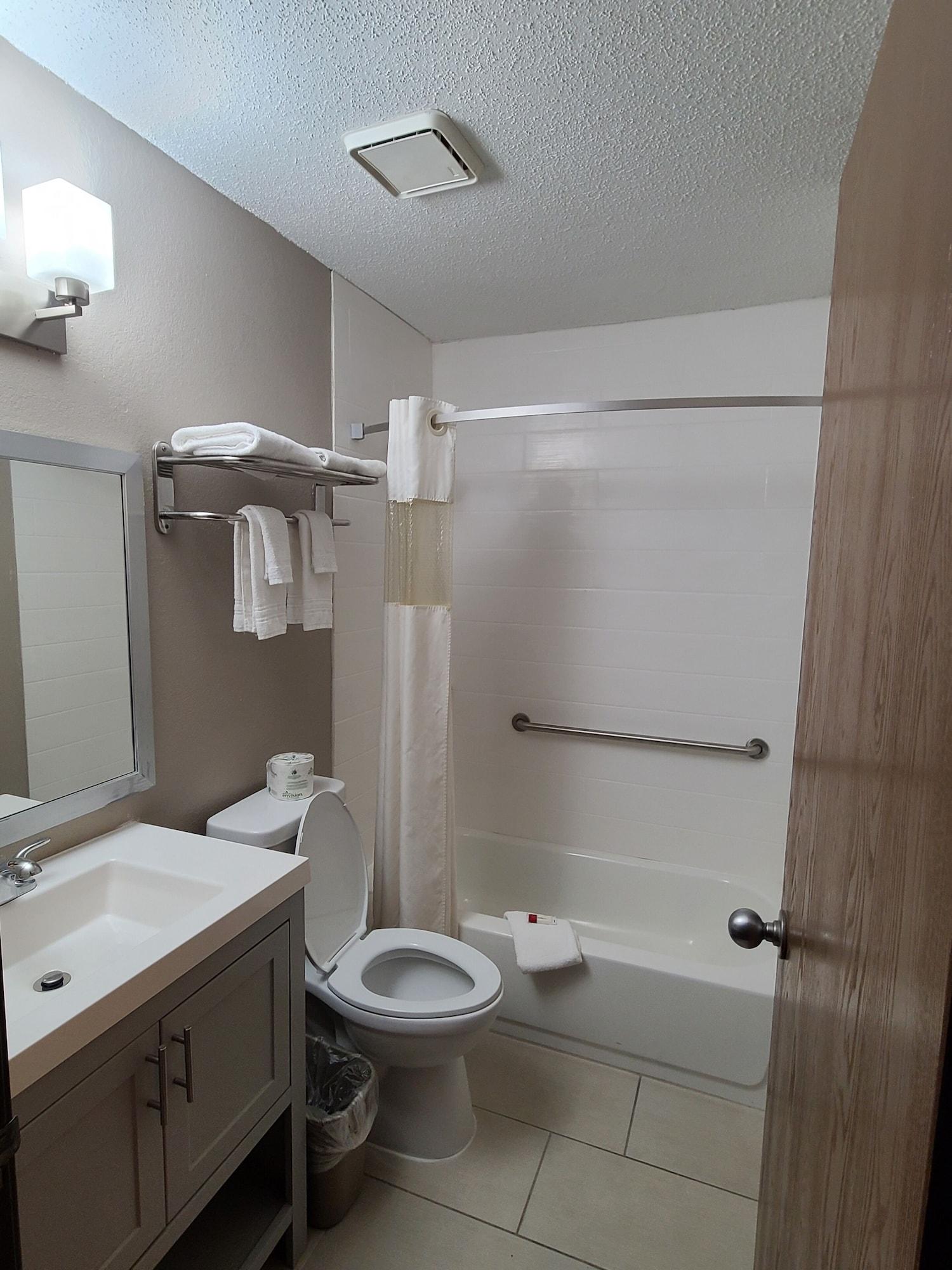 Hotel Super 8 By Wyndham Bedford Esterno foto